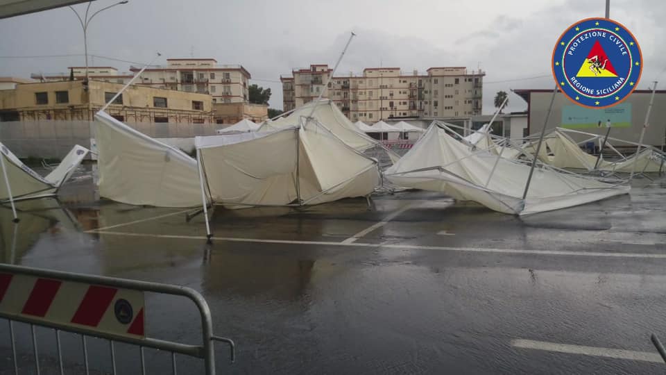 TROMBA D’ARIA A CATANIA, CENTINAIA LE CHIAMATE GIUNTE ALLA SALA OPERATIVA DEI VIGILI DEL FUOCO