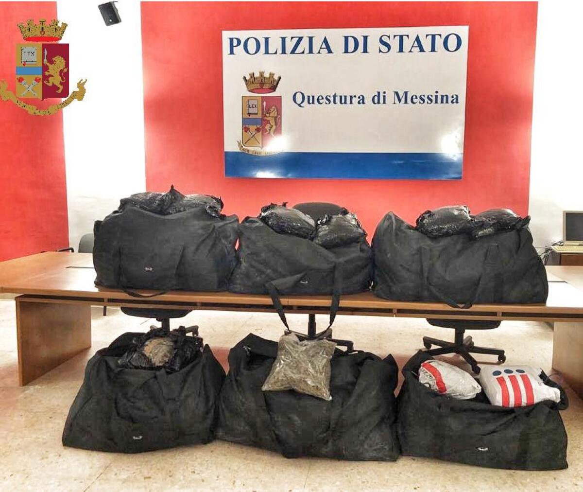 MESSINA, TROVATI IN UN APPARTAMENTO 106 CHILI DI MARIJUANA, DUE ARRESTI - 