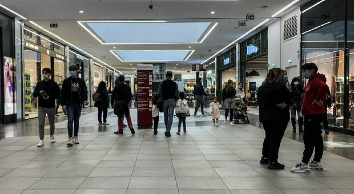 MALTEMPO, A BELPASSO E MISTERBIANCO I SINDACI  CHIUDONO LE ATTIVITÀ ED I  CENTRI COMMERCIALI FINO A VENERDI - 