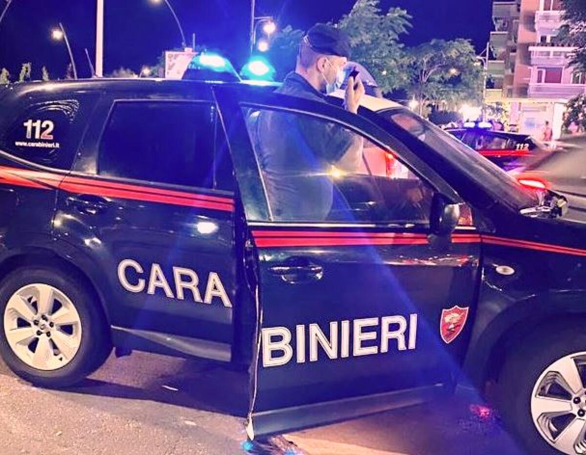 CATANIA. TENTANO UNA RAPINA MA UNO VIENE ACCIUFFATO DA VITTIMA E CARABINIERI - 