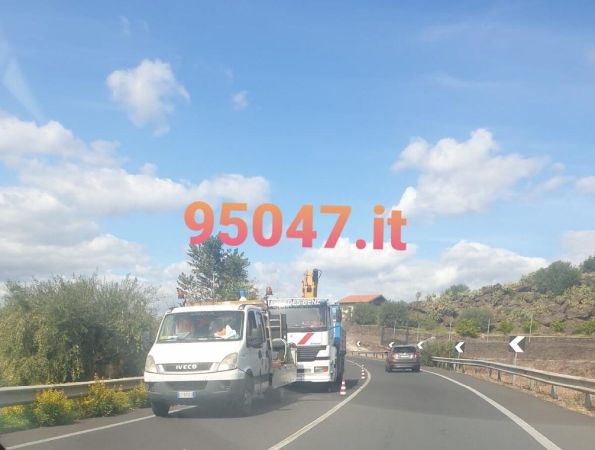 LAVORI SULLA SS284, RALLENTAMENTI A SANTA MARIA DI LICODIA - 