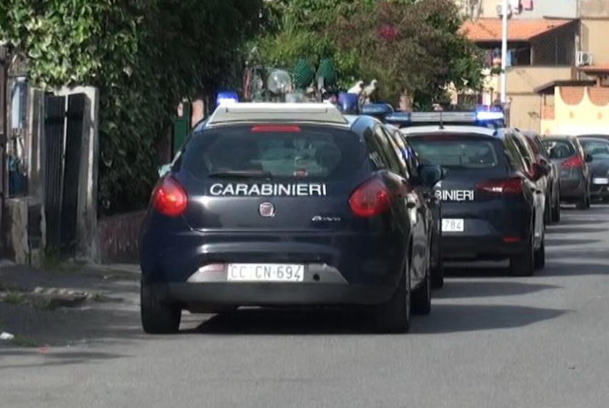 CALTAGIRONE . MINACCIA I PASSANTI CON UN COLTELLO: FERMATO E DENUNCIATO - 