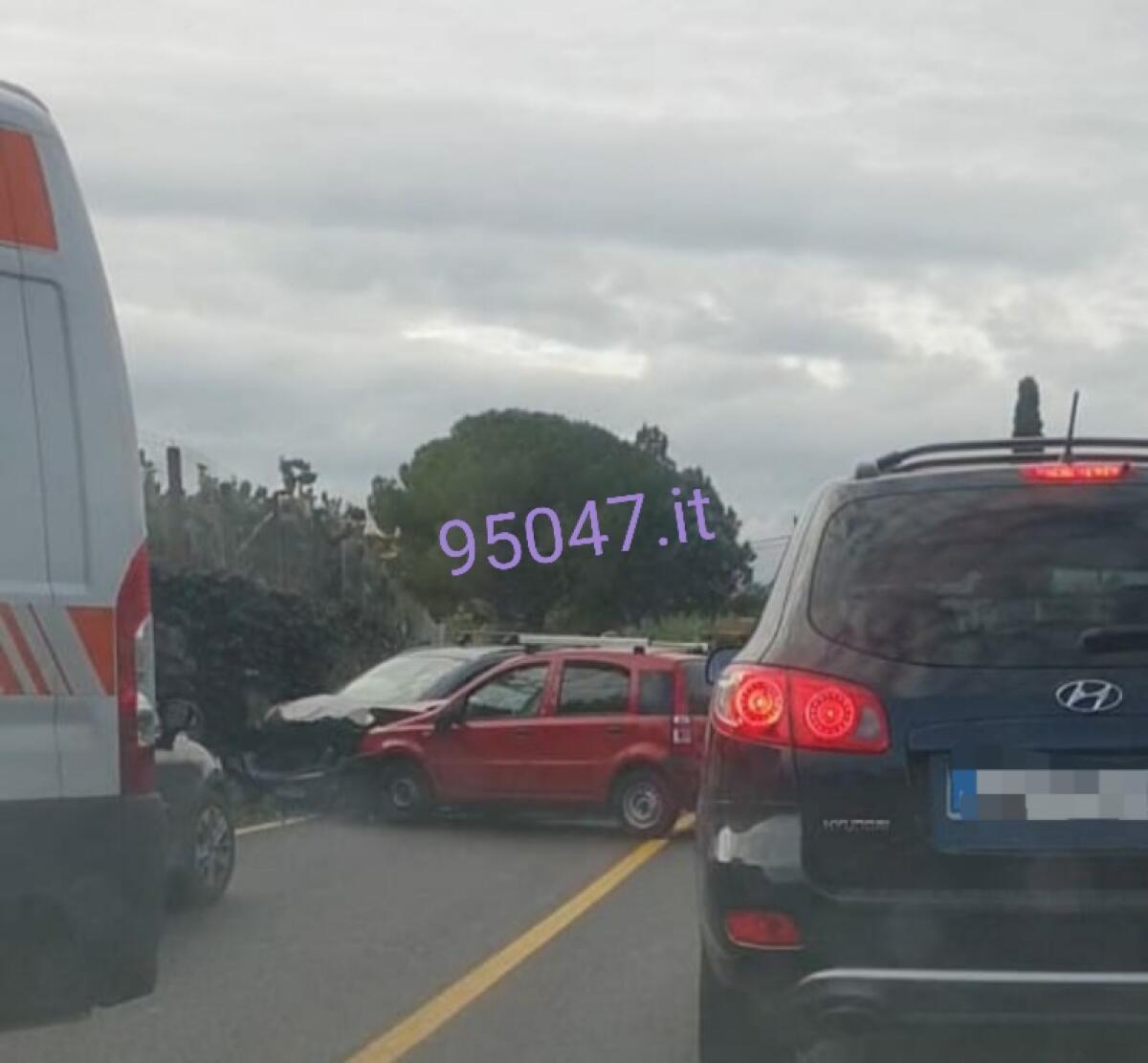 SCONTRO TRA DUE AUTO SULLA SS284, DUE FERITI - 