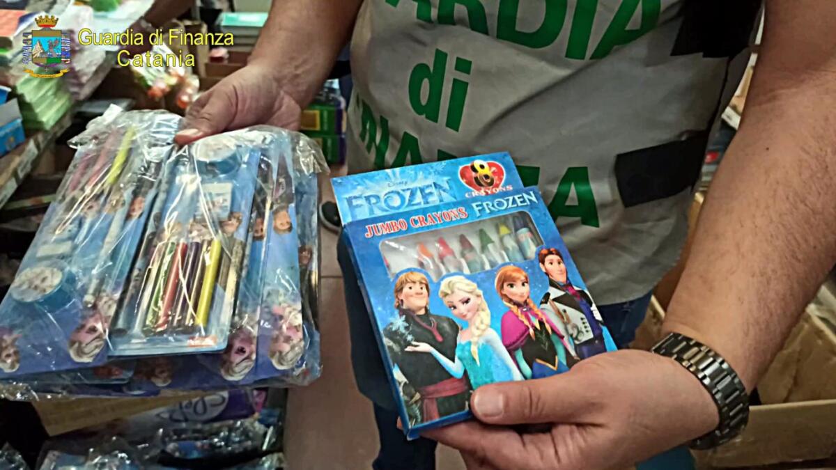 SEQUESTRATI A MISTERBIANCO MIGLIAIA DI ARTICOLI CONTRAFFATTI. DENUNCIATI DUE CITTADINI DI NAZIONALITA’ CINESE. - 