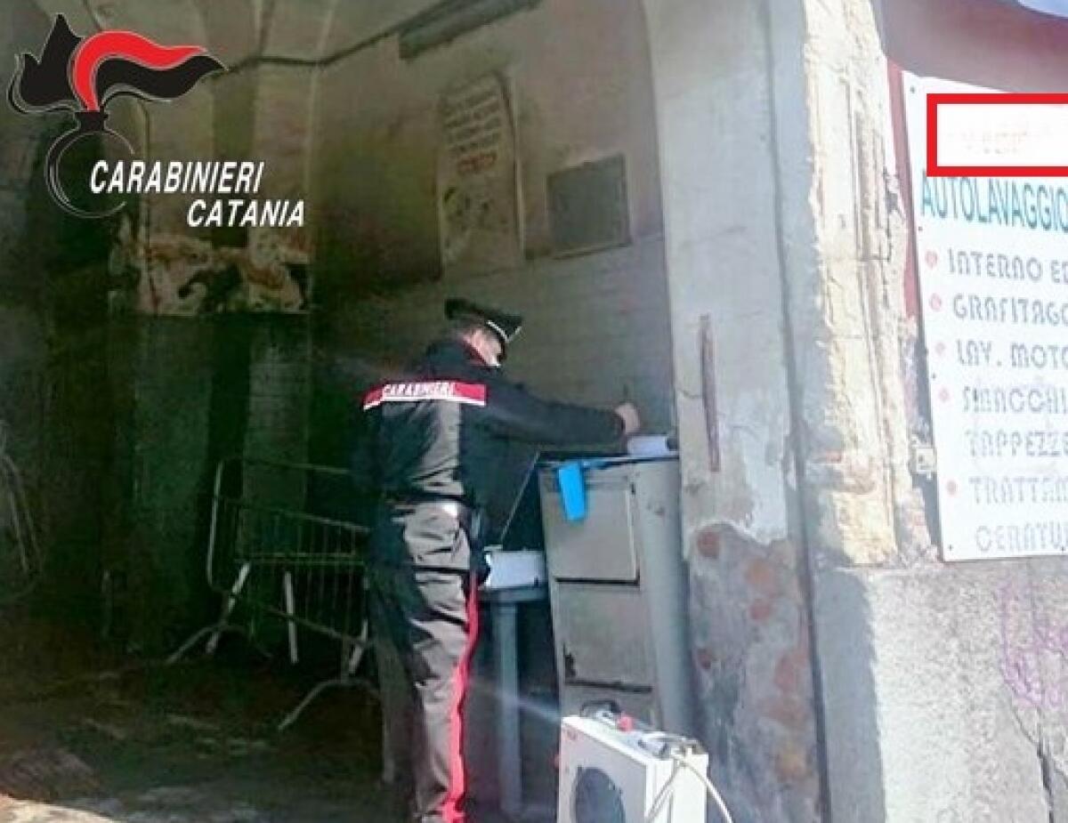 CATANIA. AUTOLAVAGGIO A ZERO COSTI DI ESERCIZIO: ACQUA E LUCE GRATIS - 