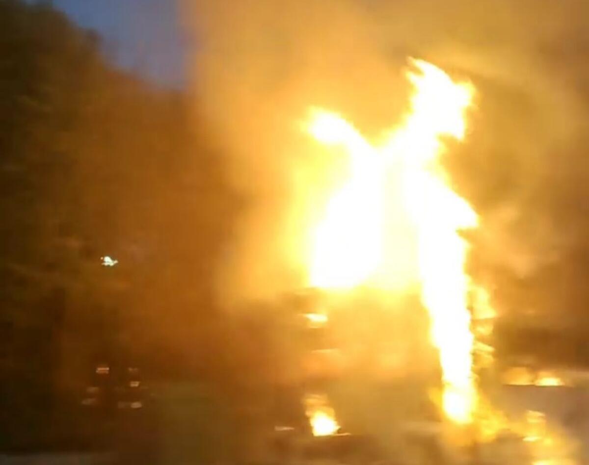 SULL’A18 PRENDE FUOCO UNA BISARCA CON AUTO A BORDO, RALLENTAMENTI - 