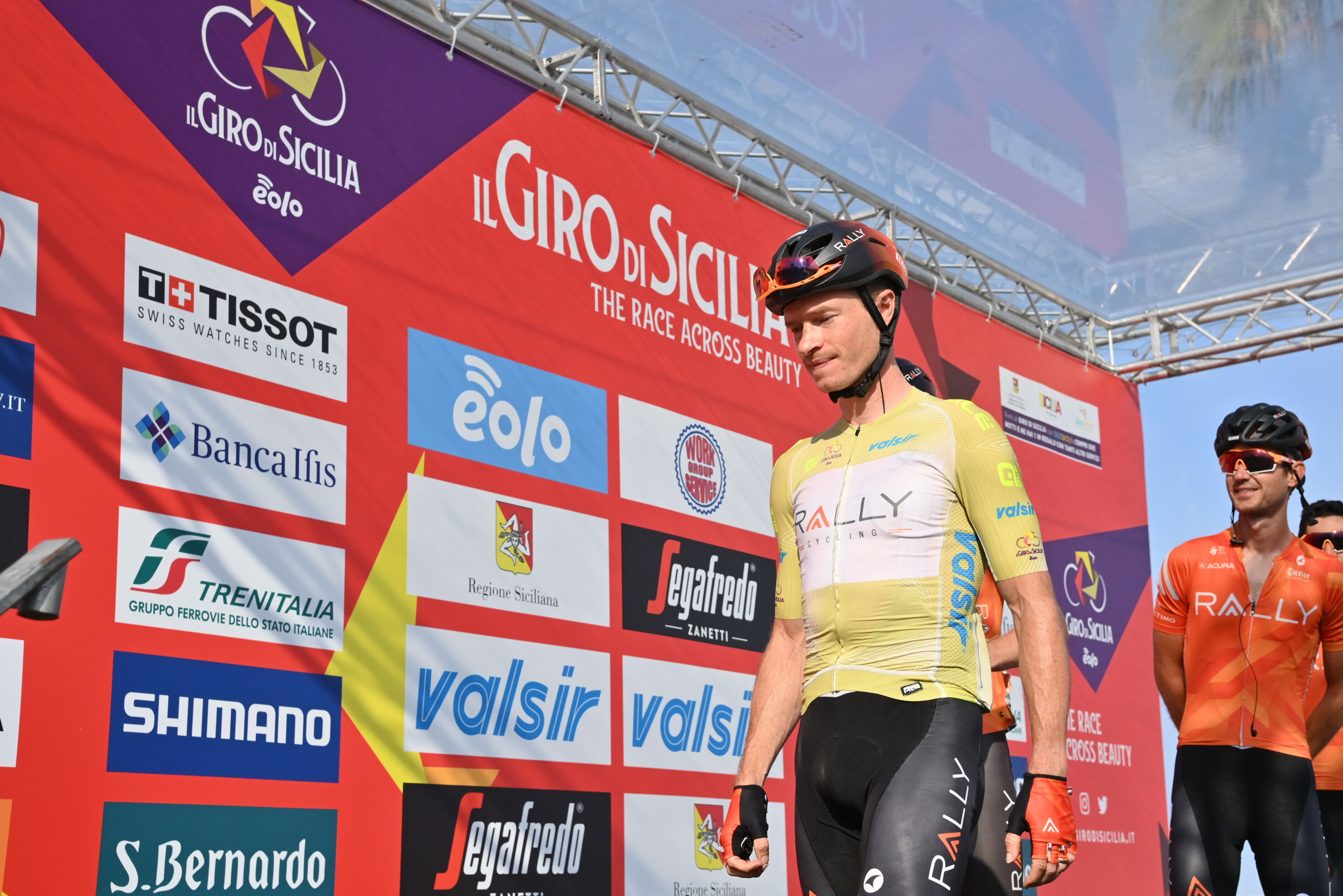 IMPRESA DI VINCENZO NIBALI, PRIMO A MASCALI VINCE IL GIRO DI SICILIA