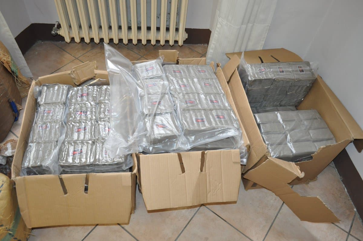 MANTOVA: SCOPERTI 280 CHILI DI DROGA NASCOSTI TRA 20 TONNELLATE DI CIPOLLE