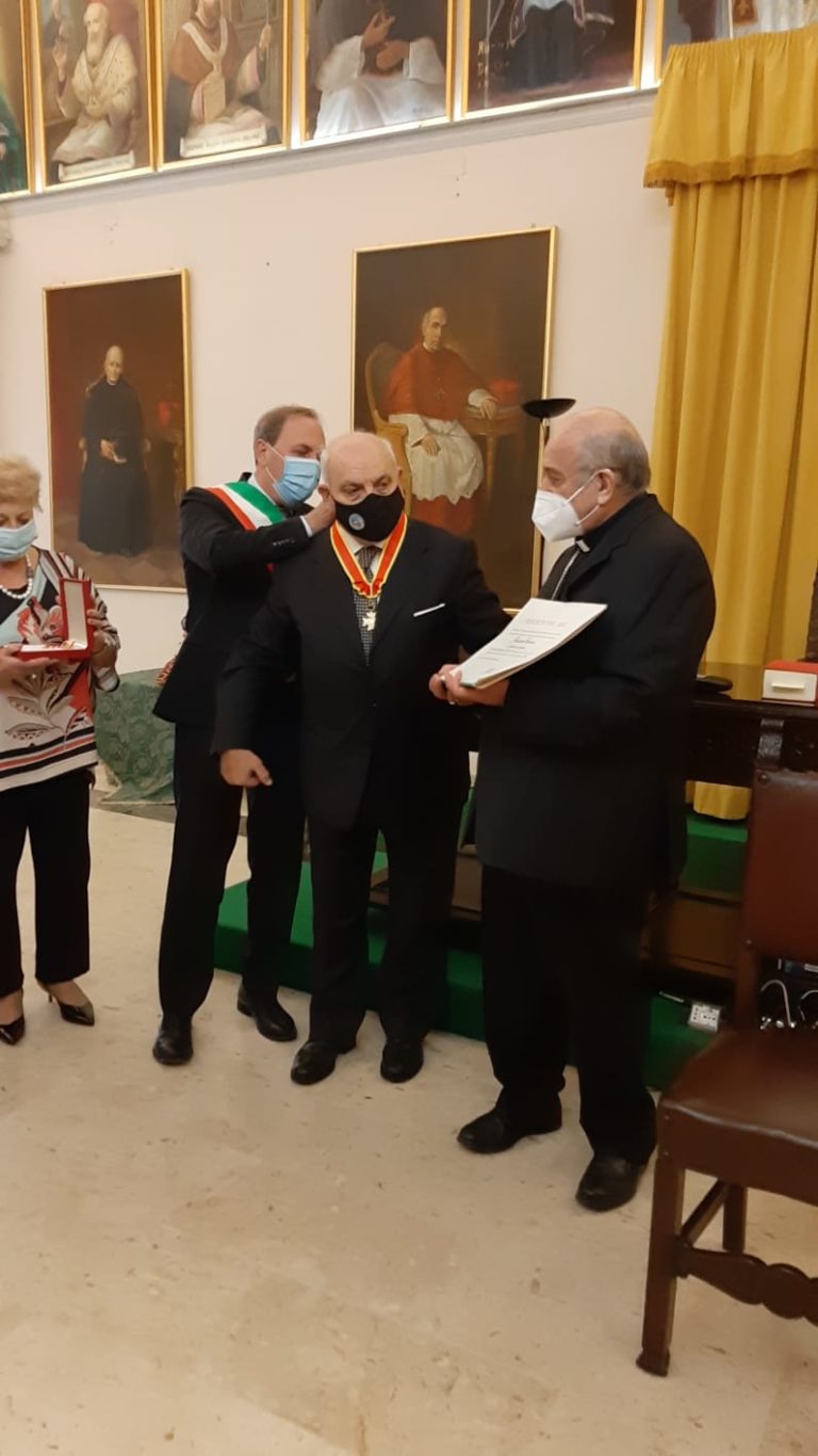 IL PATERNESE FRANCO TARTARESO NOMINATO CAVALIERE DELL'ORDINE PONTIFICIO DI SAN GREGORIO MAGNO