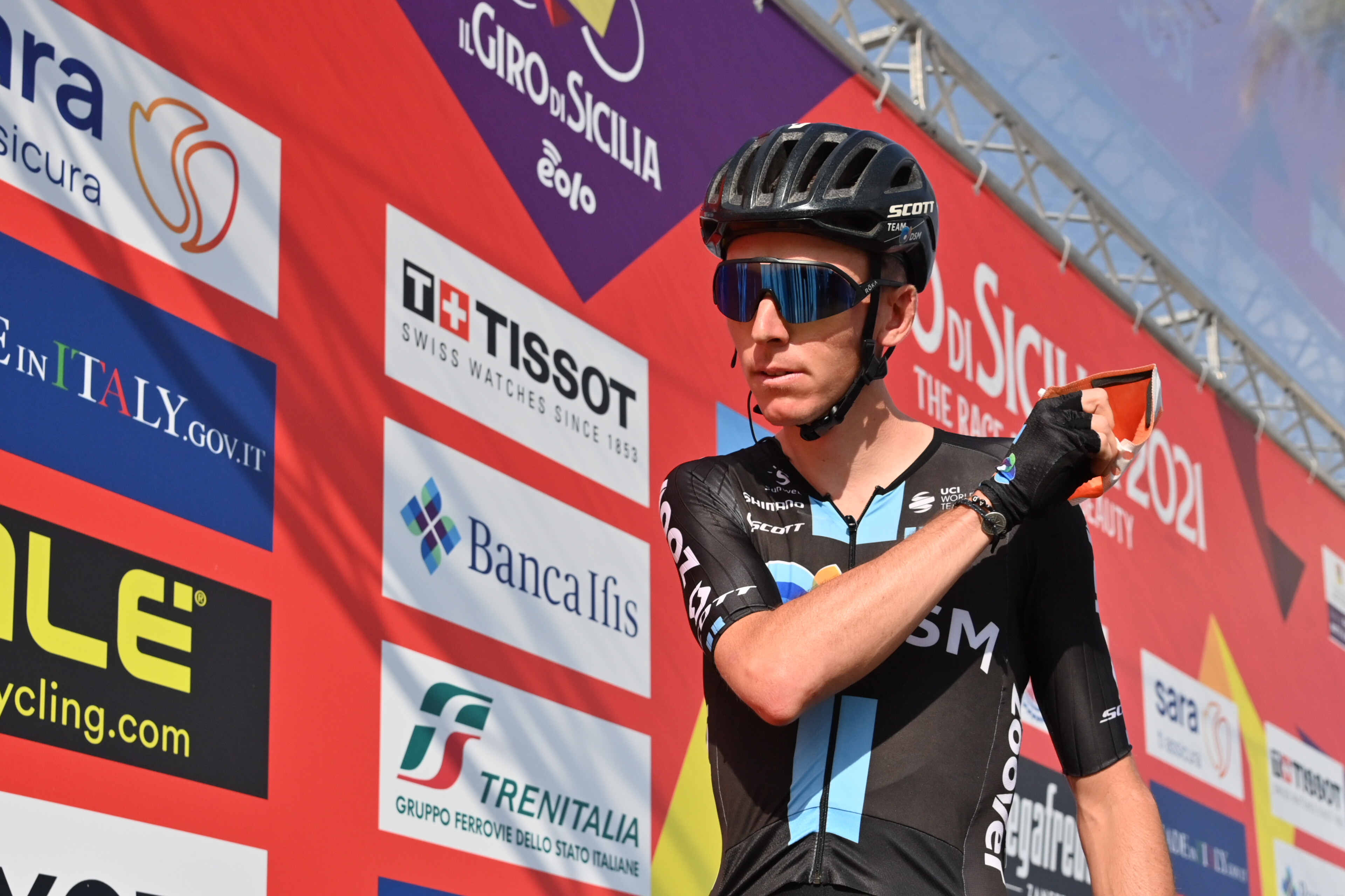 IMPRESA DI VINCENZO NIBALI, PRIMO A MASCALI VINCE IL GIRO DI SICILIA