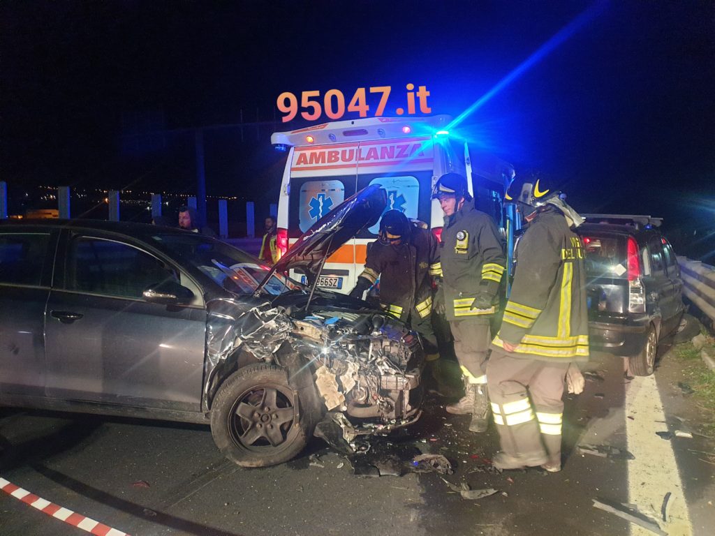 AUTO CONTRO AMBULANZA IERI SERA SULLA SS121: FERITI MEDICO E INFERMIERA DEL 118 IN SERVIZIO NELL'OSPEDALE DI PATERNÒ