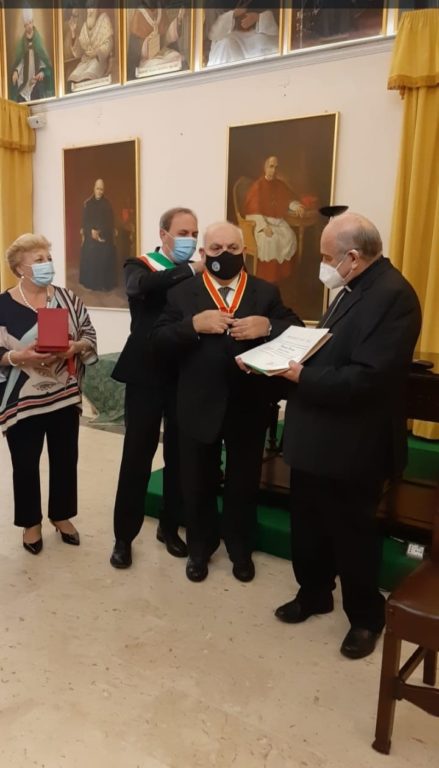 IL PATERNESE FRANCO TARTARESO NOMINATO CAVALIERE DELL'ORDINE PONTIFICIO DI SAN GREGORIO MAGNO
