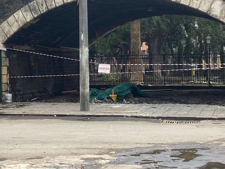 CATANIA, TENTANO DI REALIZZARE UN CHIOSCO ABUSIVO SFRUTTANDO L’EMERGENZA MALTEMPO