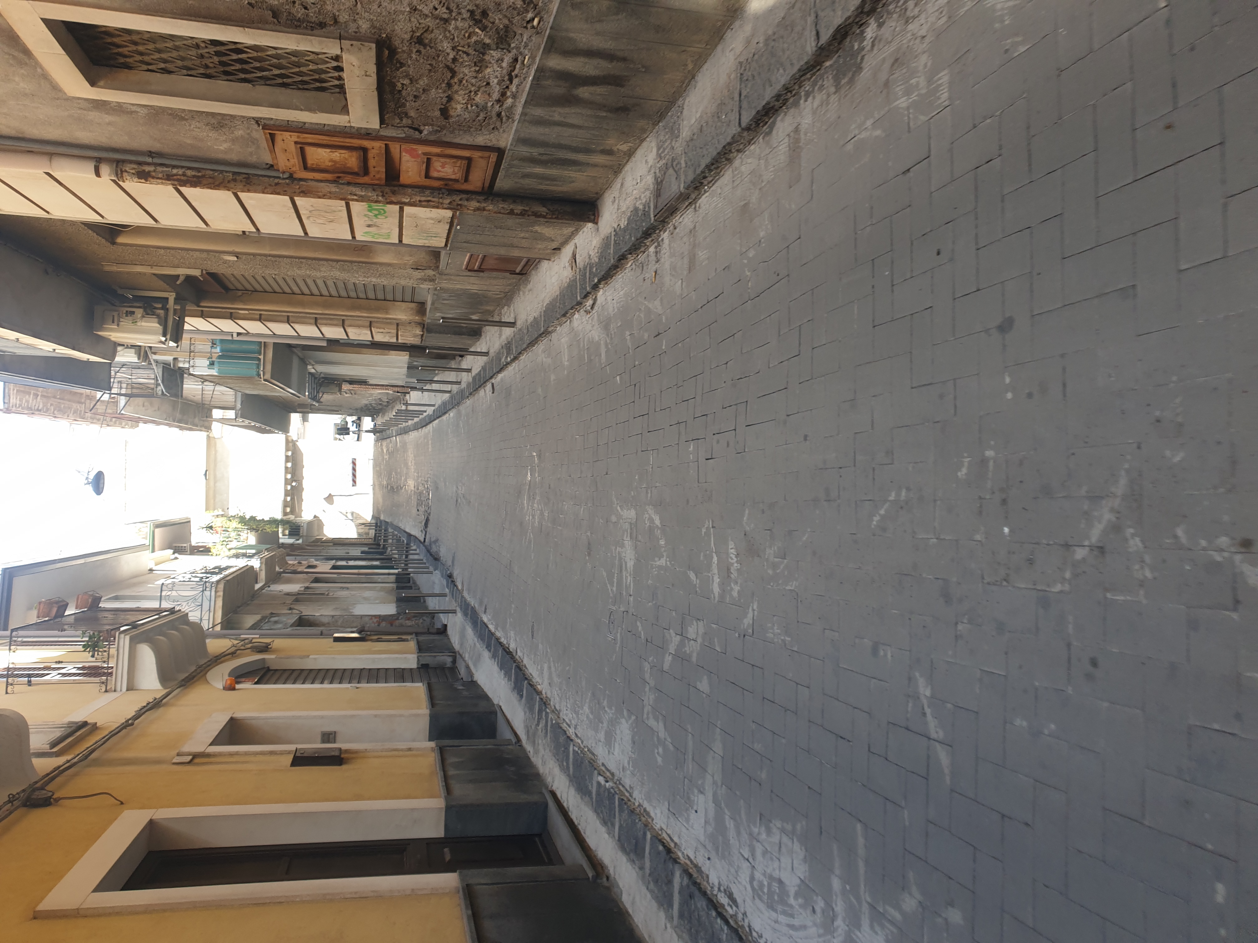 PATERNO': VORAGINE NEL TRATTO DI VIA VACCA STRADA CHIUSA PER PRECAUZIONE