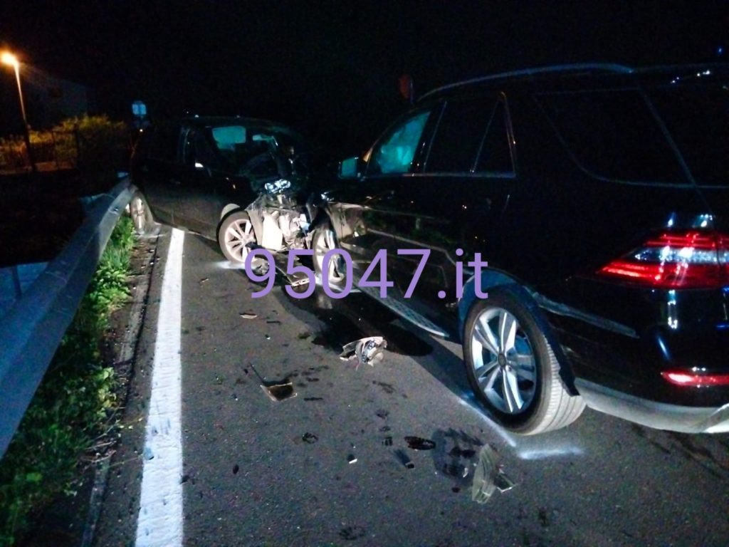 RAGALNA SCONTRO FRONTALE CON 4 FERITI - LE FOTO