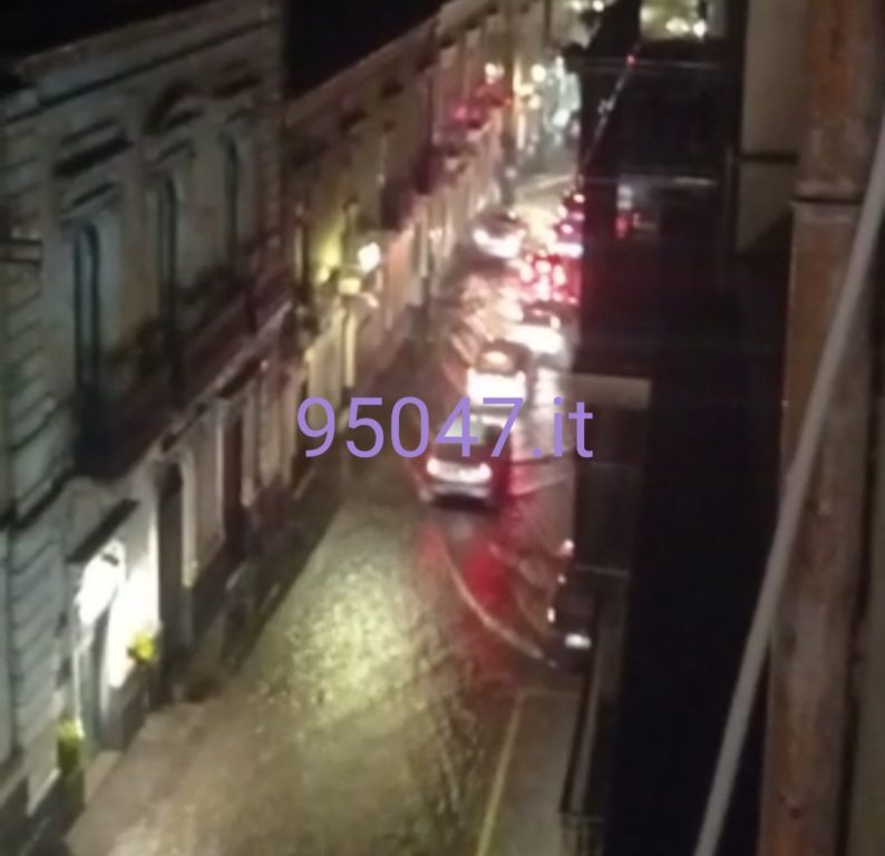 NUBIFRAGIO IERI A PATERNÒ, NUMERI IMPRESSIONANTI: 120 MM IN TRE ORE. OGGI SCUOLE PARCHI E CIMITERI CHIUSI