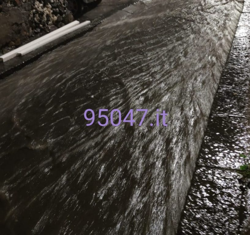 NUBIFRAGIO A PATERNO', 110 MILLIMETRI DI PIOGGIA IN TRE ORE. SCUOLE CHIUSE DOMANI