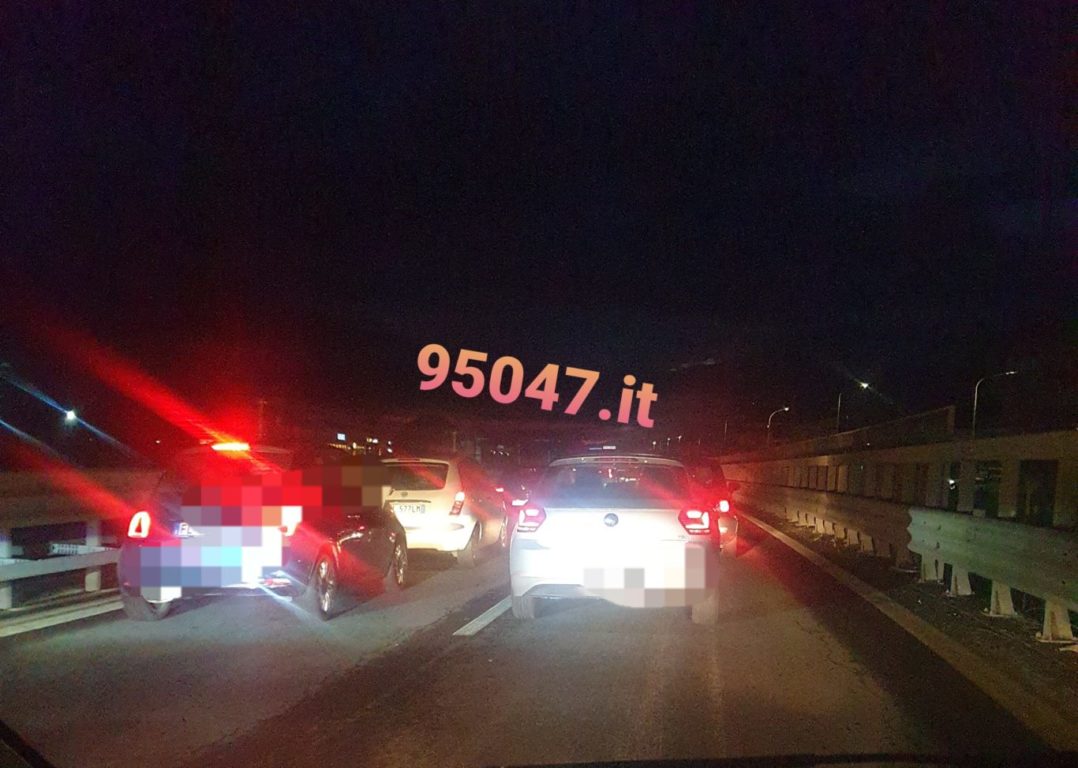 AUTO CONTRO GUARDRAIL SULLA SS121, CODE DIREZIONE PATERNÒ