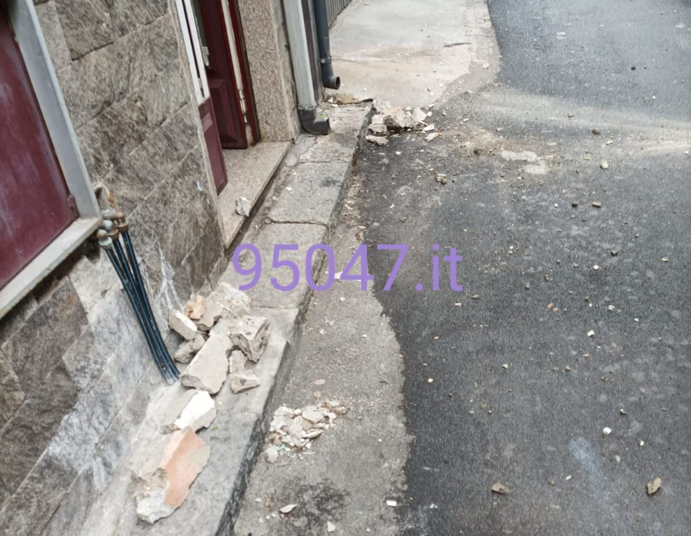 METEO: COMPRENSORIO SFERZATO DAL VENTO, CADUTA ALBERI E CALCINACCI  – LE FOTO