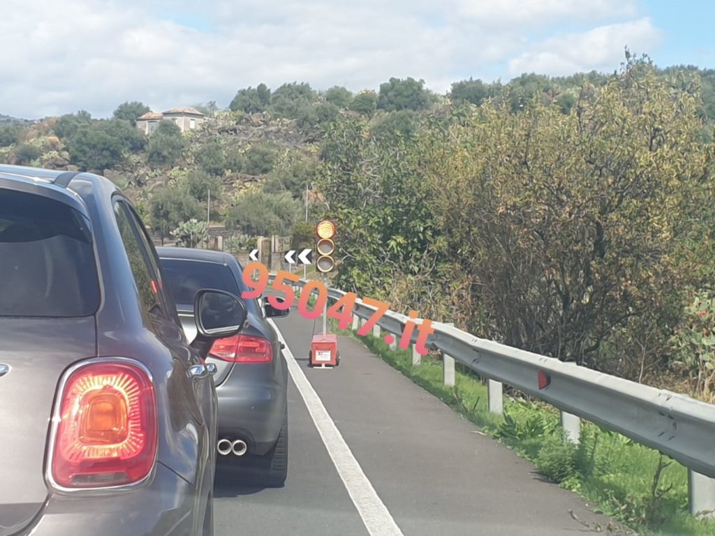 LAVORI SULLA SS284, RALLENTAMENTI A SANTA MARIA DI LICODIA