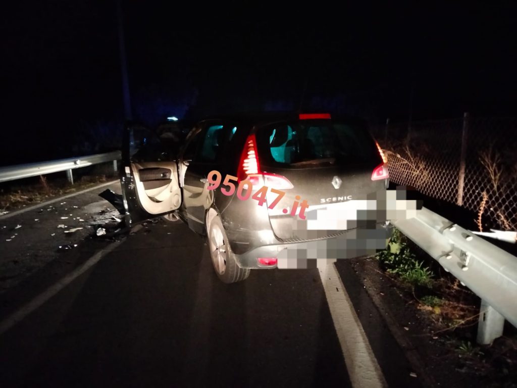 RAGALNA SCONTRO FRONTALE CON 4 FERITI - LE FOTO