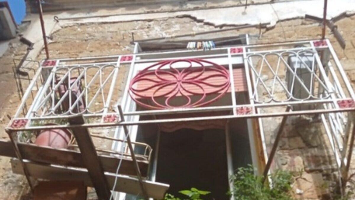 CROLLA UN BALCONE A CALTANISSETTA, UOMO PRECIPITA E MUORE - 
