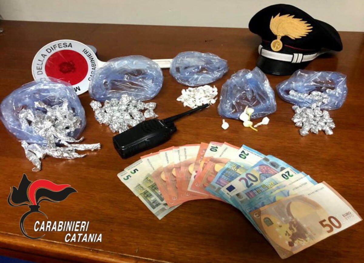 CATANIA. TRADITO DAL “KIT DELLO SPACCIATORE”:  DUE ARRESTI IN 24 ORE PER UN UOMO AI DOMICILIARI - 