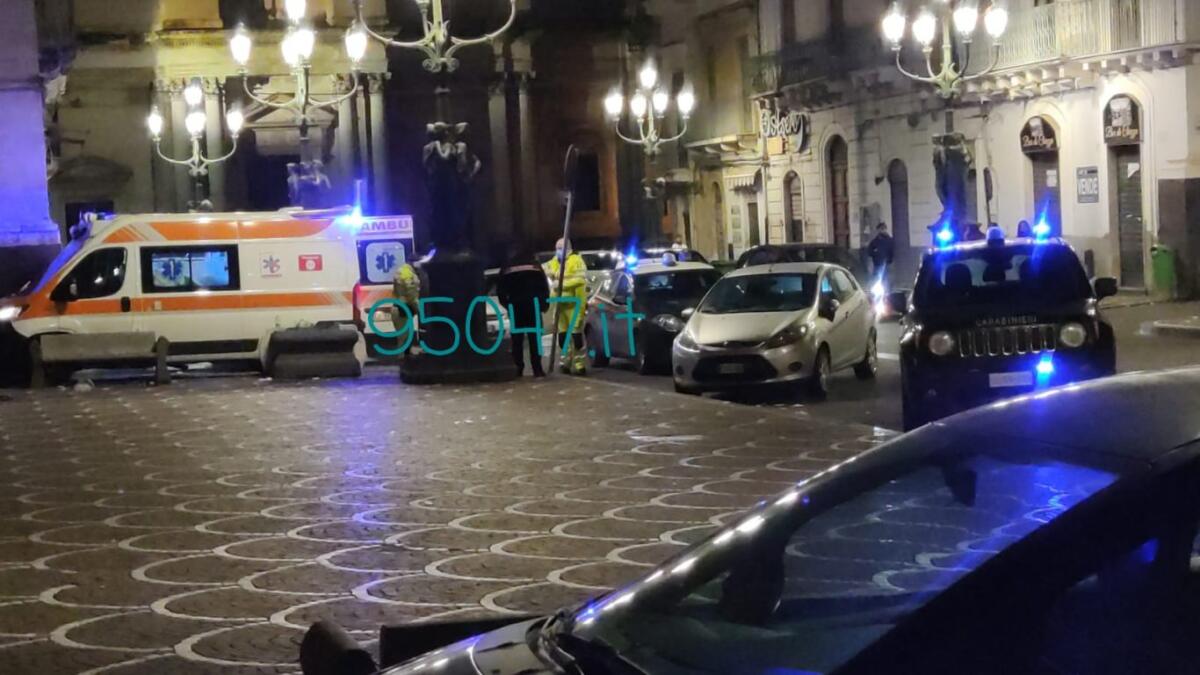 PATERNÓ, RISSA IN PIENO CENTRO CON ACCOLTELLAMENTO - 