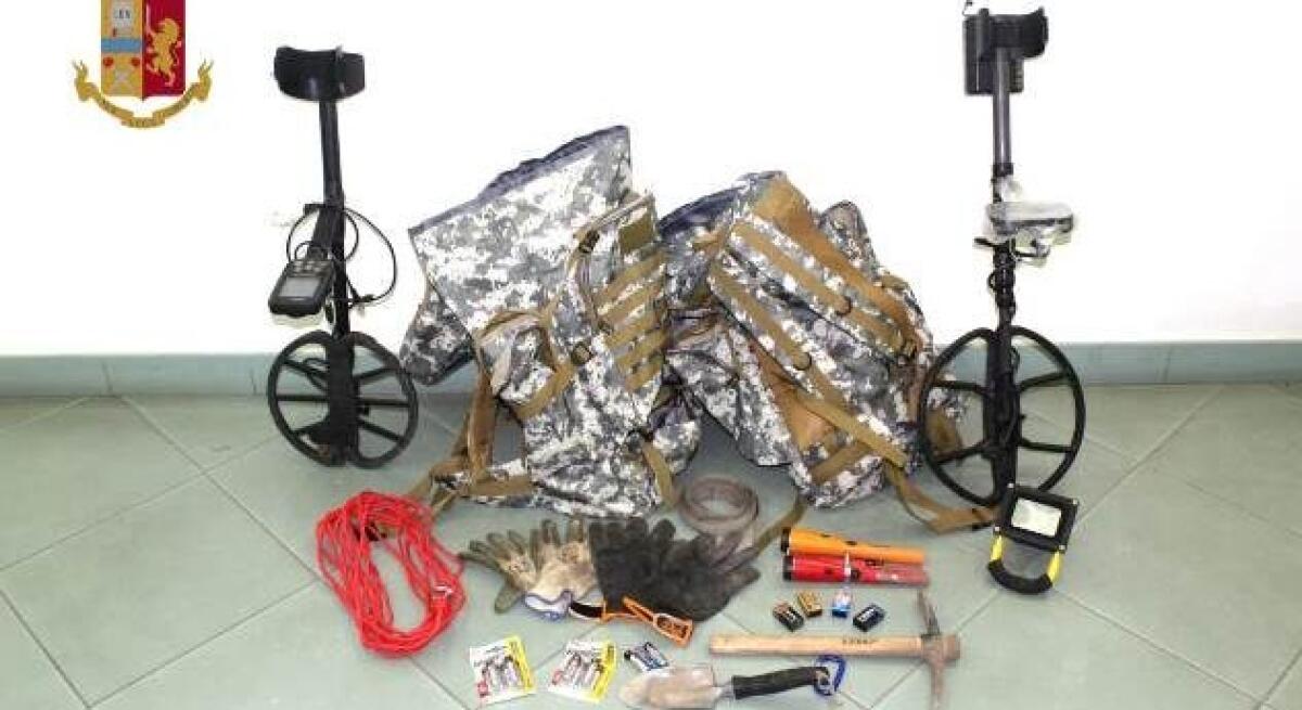 NOTO, DUE TOMBAROLI SCOPERTI A SCAVARE NELL’AREA ARCHEOLOGICA DI ELORO: DENUNCIATI - 