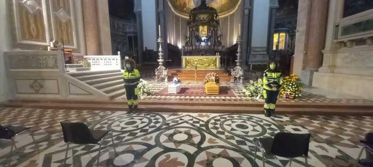 DOPO 15 MESI CELEBRATI   I FUNERALI DI VIVIANA E IL PICCOLO GIOELE - 