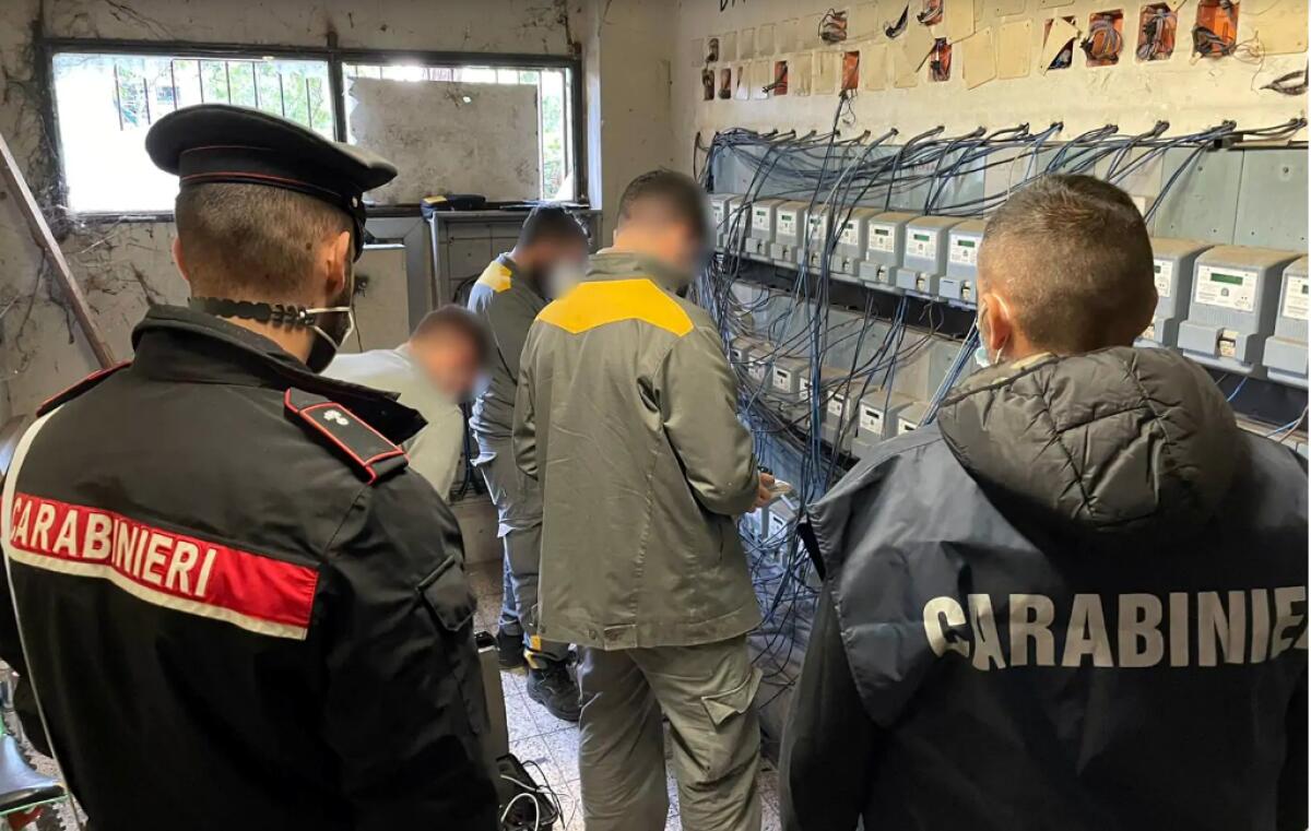 UN ALLACCIO ELETTRICO ABUSIVO MANDA A FUOCO L’ABITAZIONE: DENUNCIATO IL PROPRIETARIO - 
