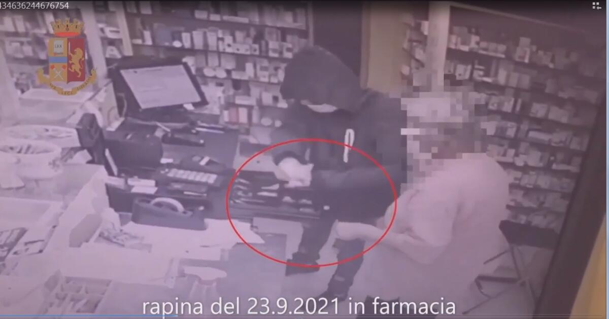 CATANIA, SEI RAPINE NEL GIRO DI POCHI GIORNI: FARMACIE E SUPERMERCATI “SVALIGIATI” - 