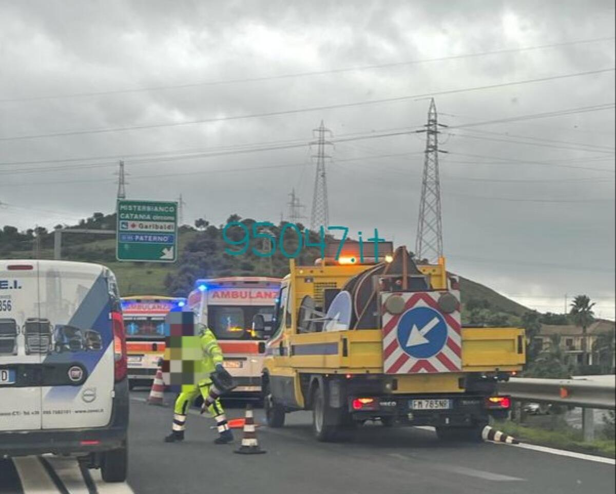 TAMPONAMENTO SULLA TANGENZIALE DI CATANIA NELLO SVINCOLO DI MISTERBIANCO, FERITI - 