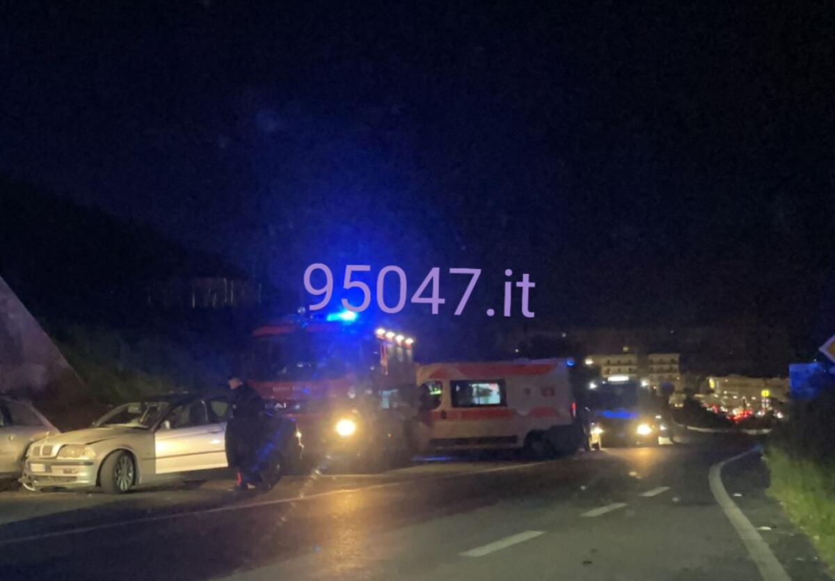 INCIDENTE NEI PRESSI DELLO SVINCOLO PATERNO', TRE FERITI - 