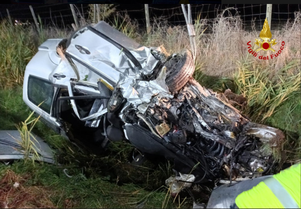 INCIDENTE STRADALE VICINO VENEZIA NELLA NOTTE: 4 MORTI