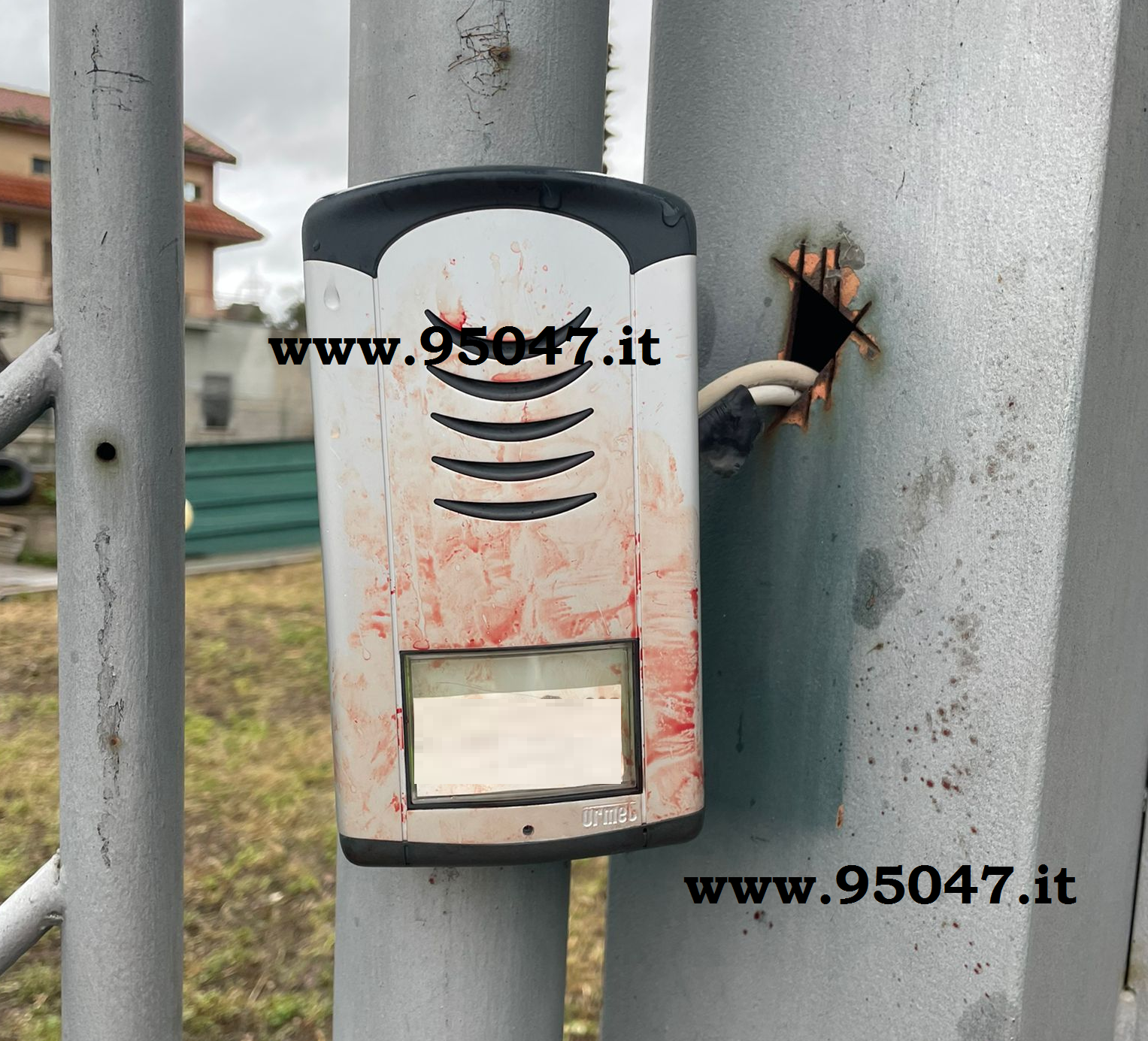 MARITO ACCOLTELLA LA MOGLIE E SI COSTITUISCE, GRAVE 54 ENNE