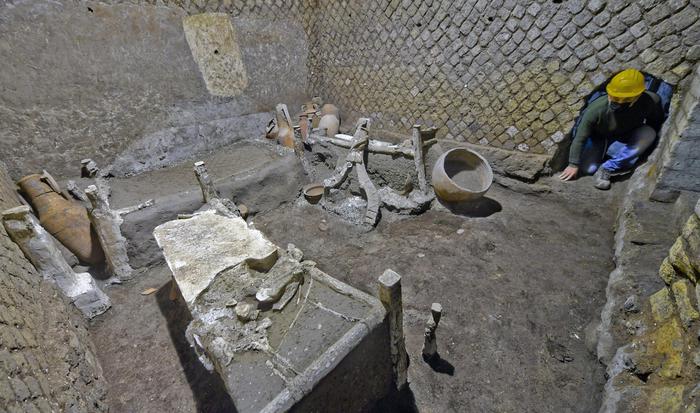 POMPEI: RIEMERGE INTATTA LA STANZA DEGLI SCHIAVI NELLA VILLA DI CIVITA GIULIANA - FOTO