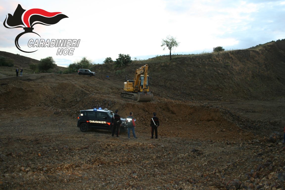 PALAGONIA  SEQUESTRATA CAVA ABUSIVA DI TUFO.