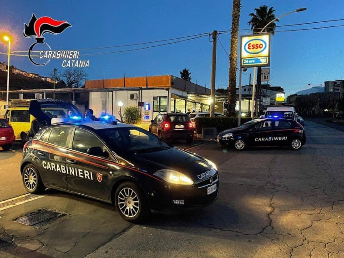 PATERNÒ, EVADE DAI DOMICILIARI: BECCATO SULLA VIA DEL RIENTRO A CASA - 