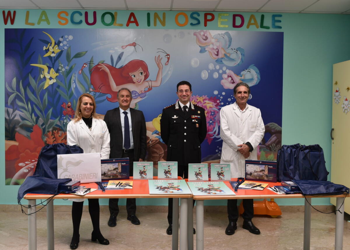 LA SOLIDARIETÀ DELL’ARMA DEI CARABINIERI: AUGURI E DONI AI PICCOLI DEGENTI DEL PRESIDIO OSPEDALIERO GARIBALDI NESIMA - 