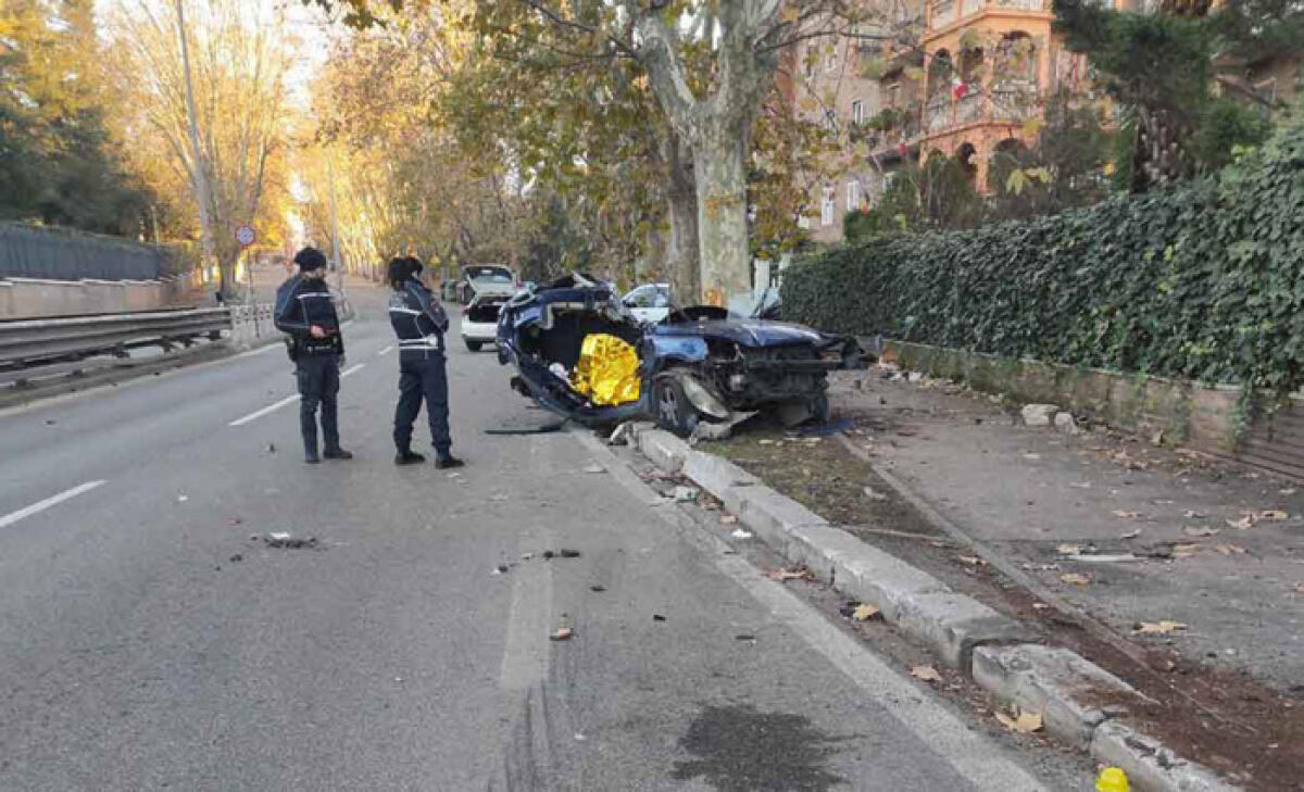 TRAGEDIA NELLA NOTTE DI NATALE A NISCEMI, MUOIONO TRE GIOVANI IN UN INCIDENTE STRADALE - 
