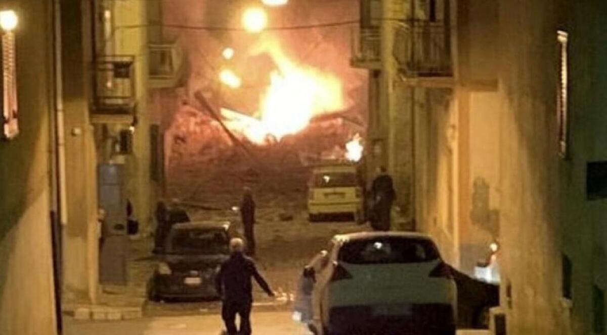 TRAGEDIA A RAVENUSA NELL'AGRIGENTINO: ESPLODE TUBO METANODOTTO E CROLLA PALAZZINA, ALMENO 12 DISPERSI TRA CUI TRE BAMBINI - 