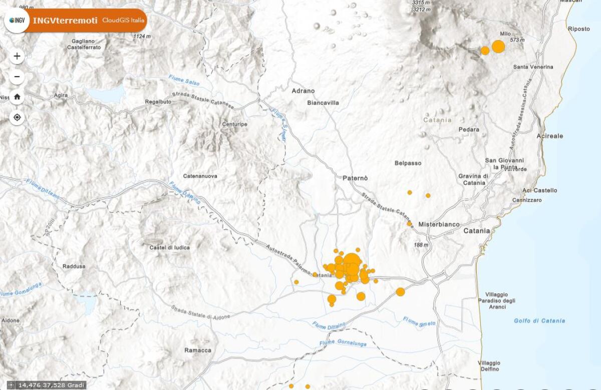 L'INGV : LA SEQUENZA DEI TERREMOTI  È ASCRIVIBILE AD UNA DELLE NUMEROSE FAGLIE CHE CARATTERIZZANO PROPRIO LA ZONA IN CUI L’ALTOPIANO IBLEO SI INCUNEA SOTTO LA CATENA SICILIANA. - 