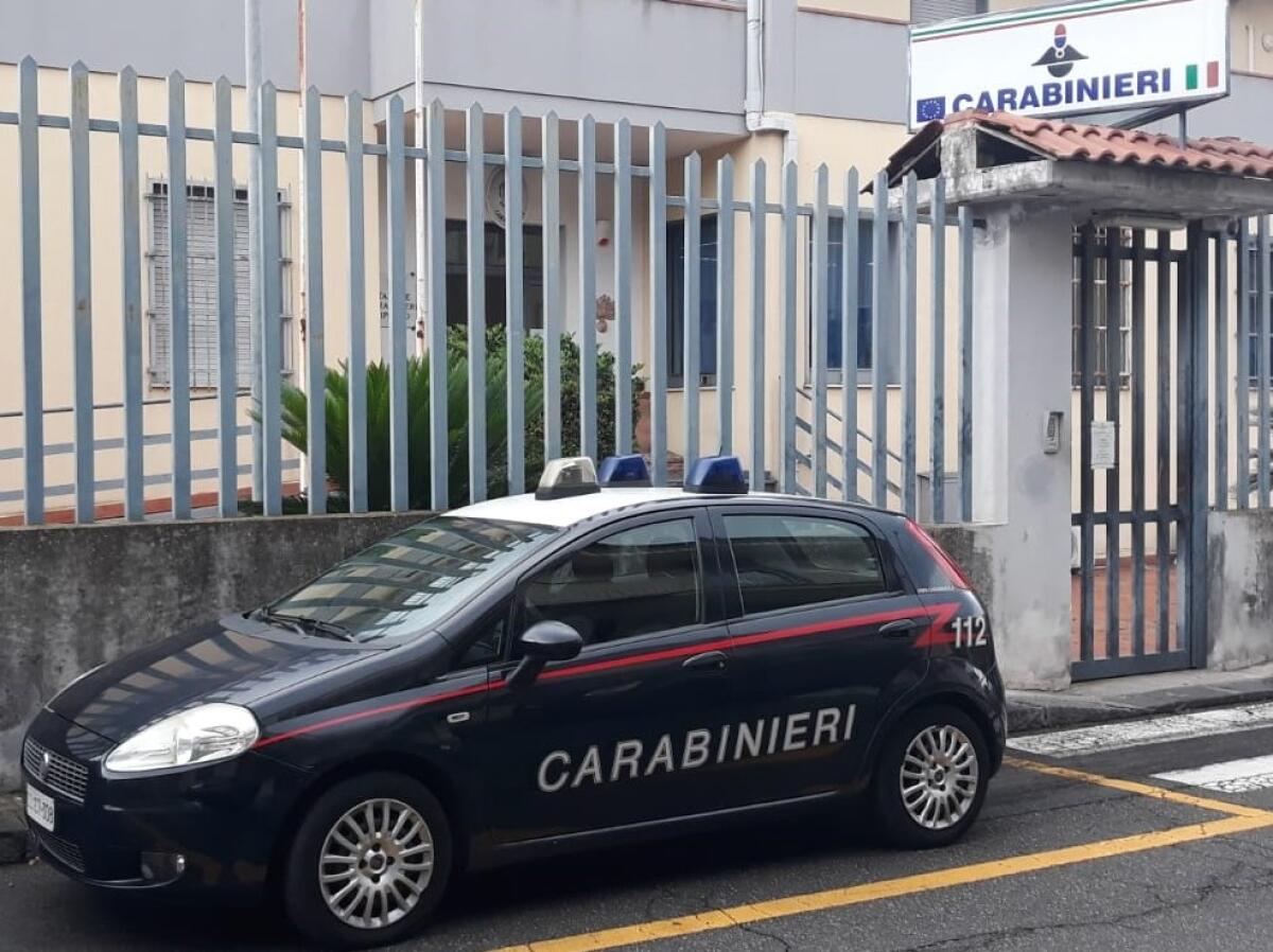 MINACCE E BOTTE AI GENITORI, UN ARRESTO   A RIPOSTO - 