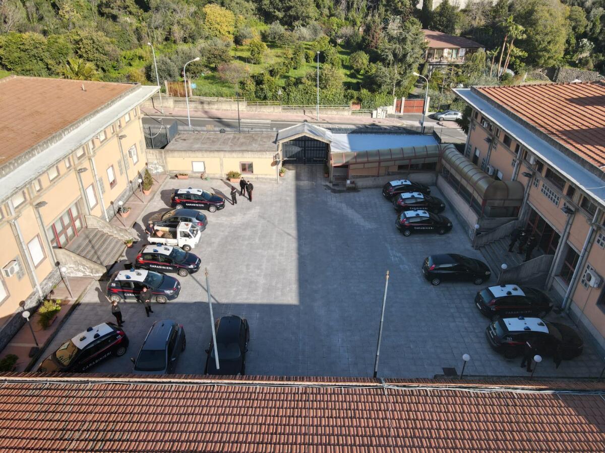 GRAVINA DI CATANIA, RAPINANO PER RECUPERARE CREDITO: DUE ARRESTI - 