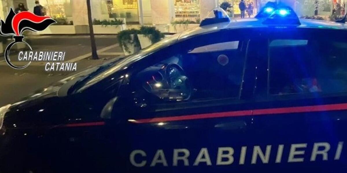 FIUMEFREDDO DI SICILIA,   AGGREDISCE OPERATORI DEL 118 E I CARABINIERI: ARRESTATO - 