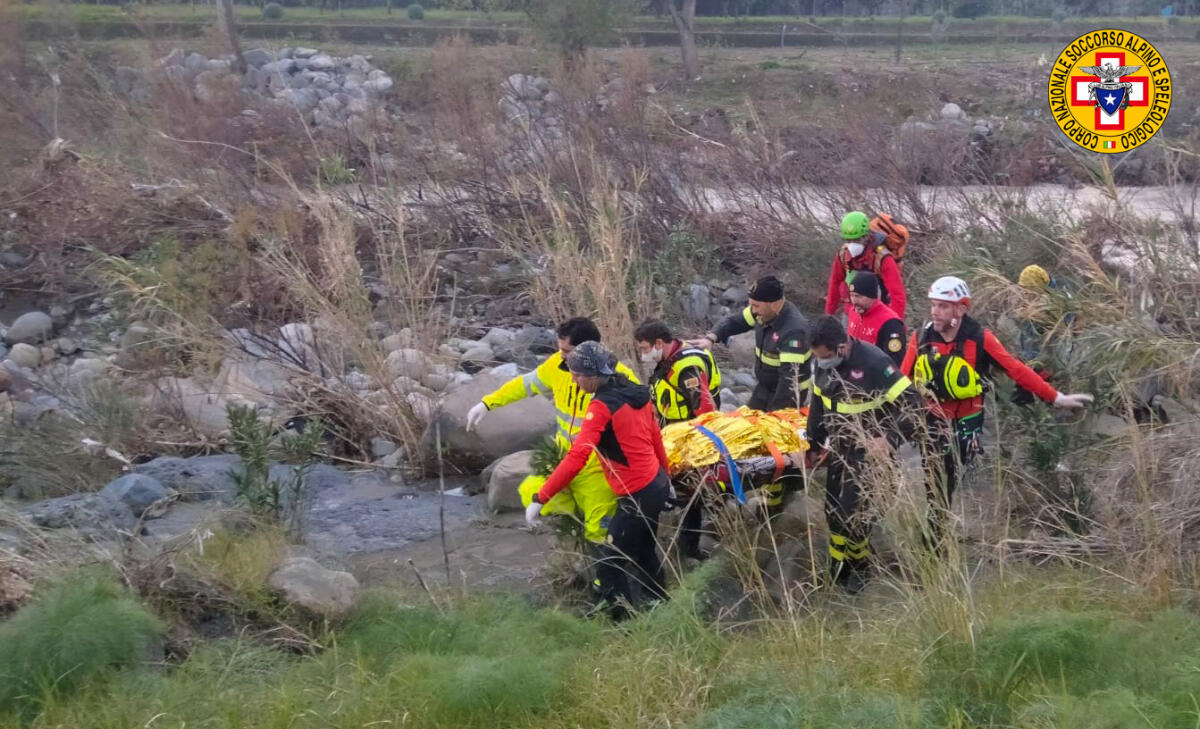 TRAGEDIA A GIARDINI NAXOS, 33ENNE MOTOCICLISTA MUORE NEL FIUME ALCANTARA - 