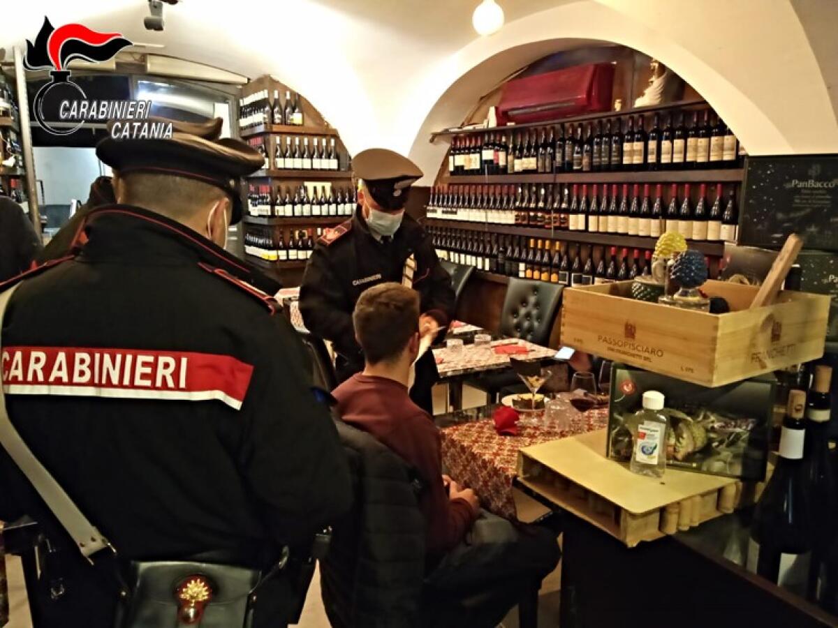 BECCATI AVVENTORI AL BAR CON GREEN PASS IN “PRESTITO”: SCATTANO SANZIONI E DENUNCE - 