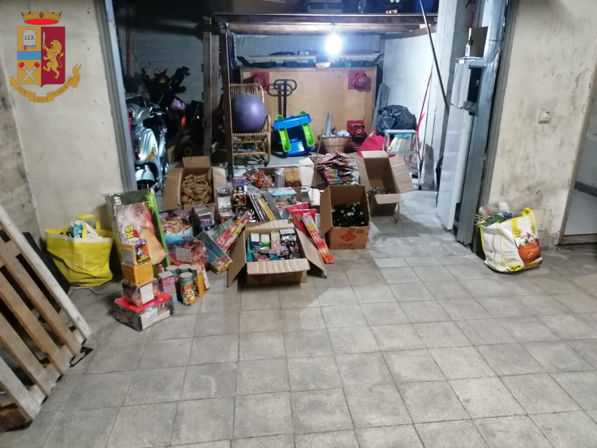 LA POLIZIA DI STATO SEQUESTRA  UN INGENTE QUANTITATIVO DI ESPLOSIVO, AVREBBE POTUTO CAUSARE UNA DEVASTANTE DEFLAGRAZIONE - 