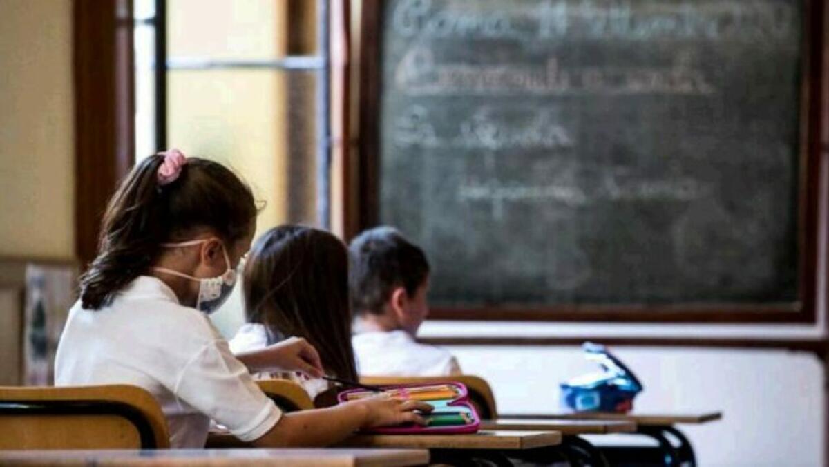 COVID, NUOVO DIETROFRONT DEL GOVERNO: DAD CON UN POSITIVO FINO A 6 ANNI, POI CON DUE POSITIVI DA 6 A 12 ANNI, CON TRE DAI 12 IN SU. PRESIDI: SCONCERTATI DA DECISIONE - 